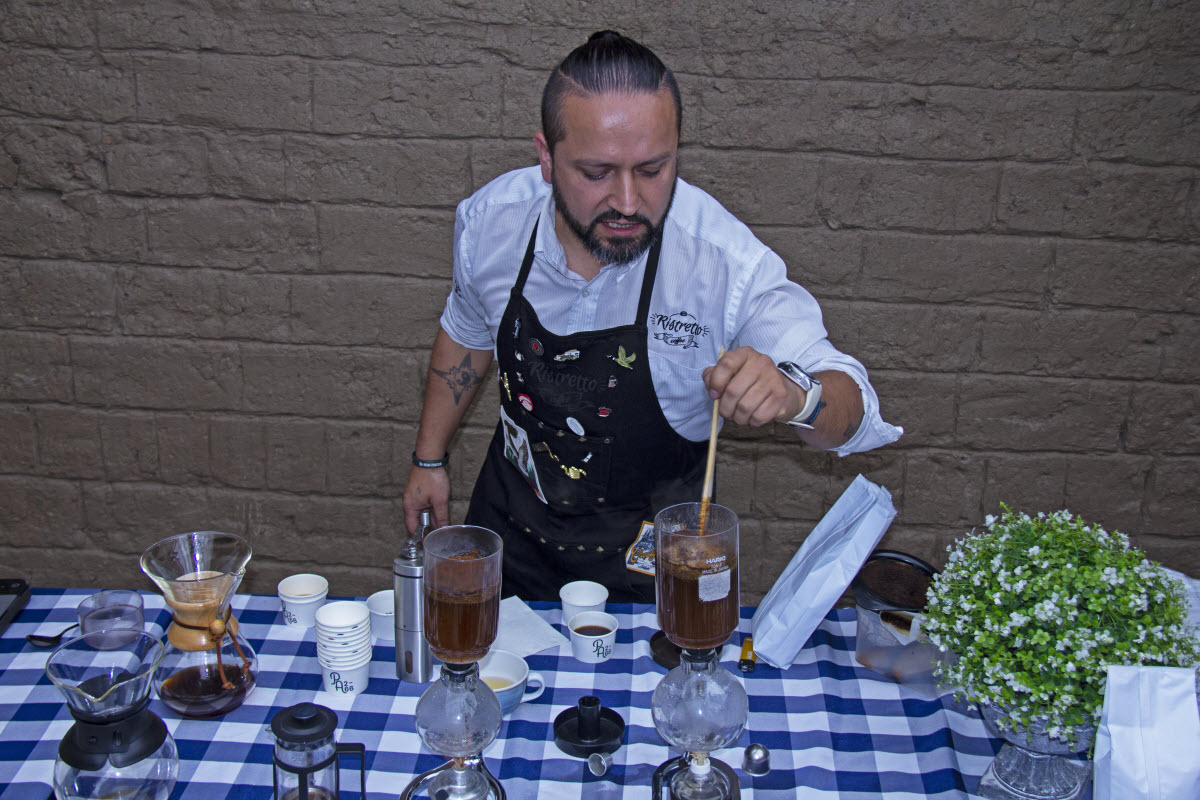 Cata-de-cafe-en-el-restaurante-puerta-antigua266-6