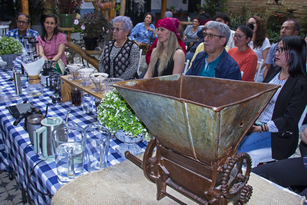 Cata-de-cafe-en-el-restaurante-puerta-antigua266-93