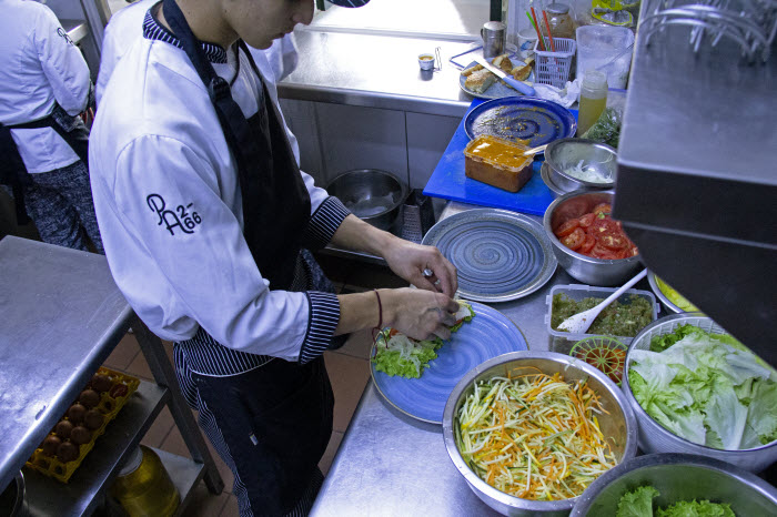 equipo-trabajo-puerta-antigua-266-2