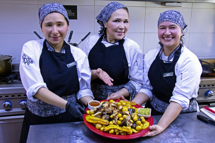 equipo-trabajo-puerta-antigua-266-6