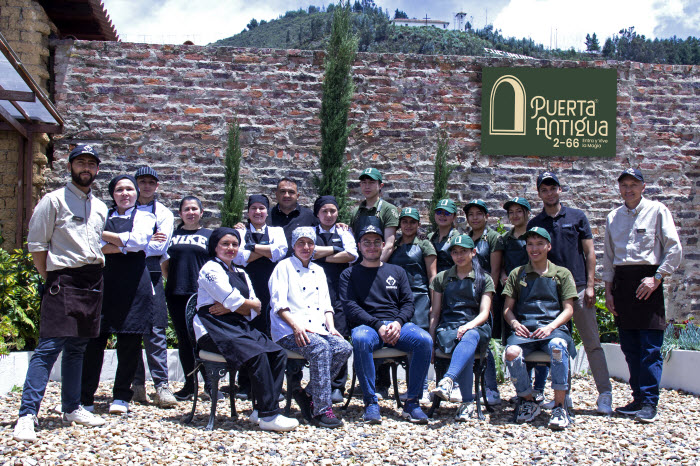 equipo-trabajo-puerta-antigua-266-8